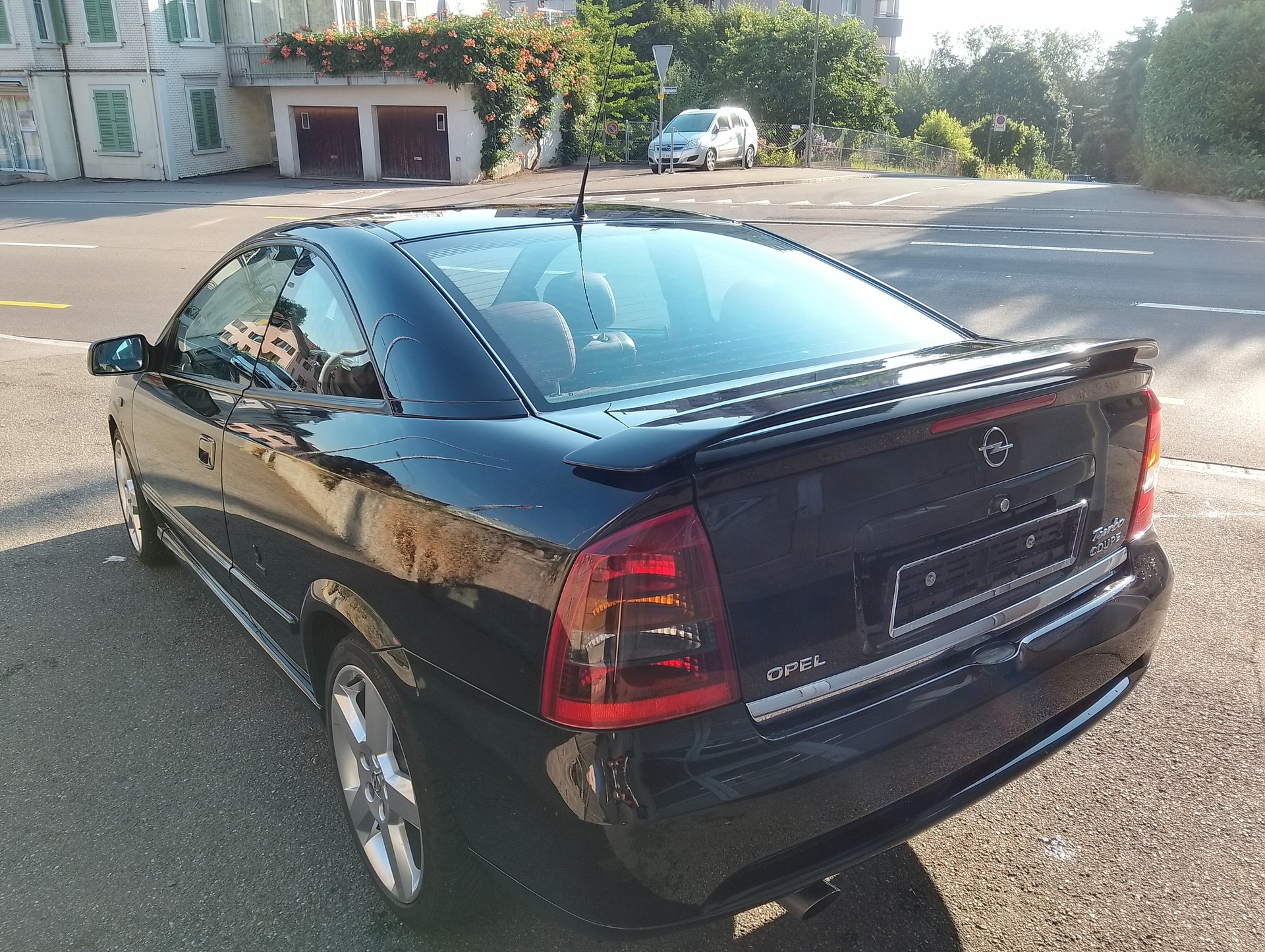 OPEL Astra Coupé 2.0i 16V Turbo-image-10