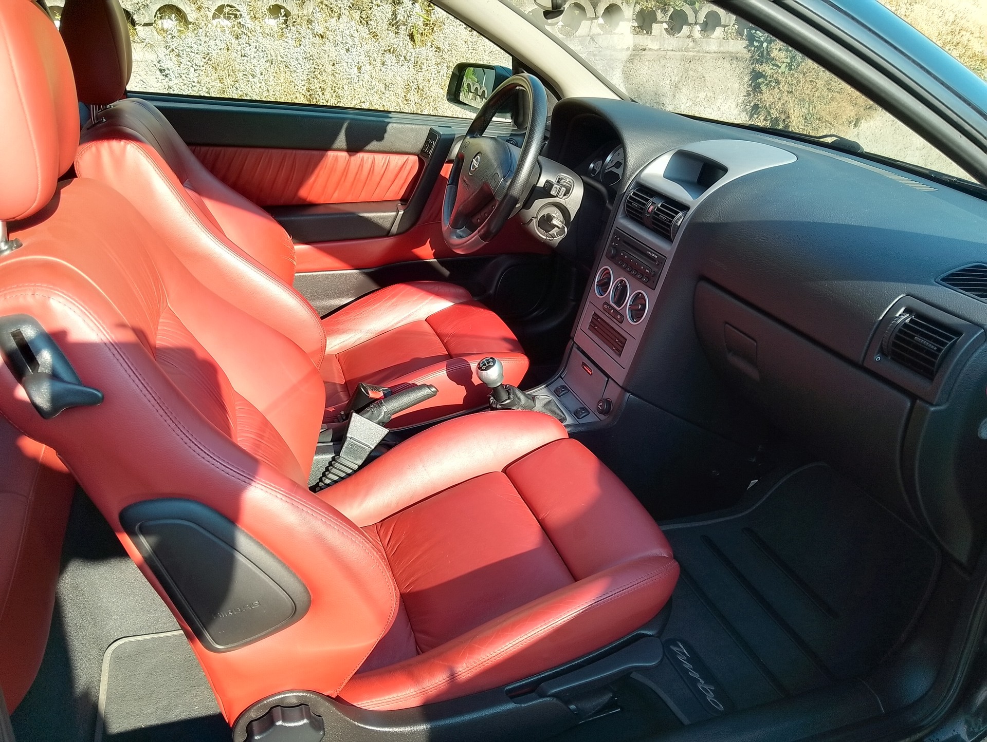 OPEL Astra Coupé 2.0i 16V Turbo-image-14