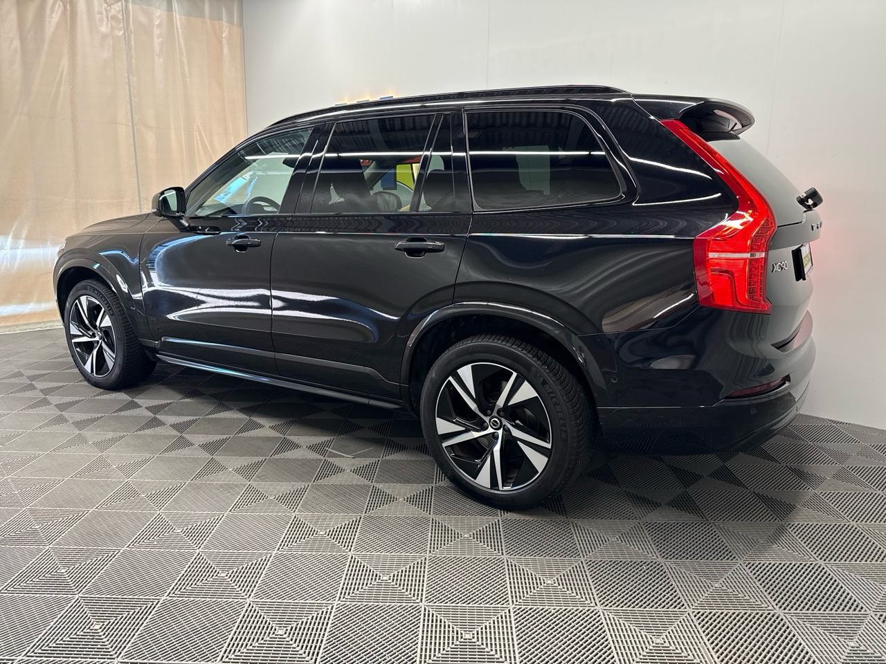 VOLVO XC90 B5 Benzin Mild Hybrid AWD Plus Dark Geartronic-showroom-element-1