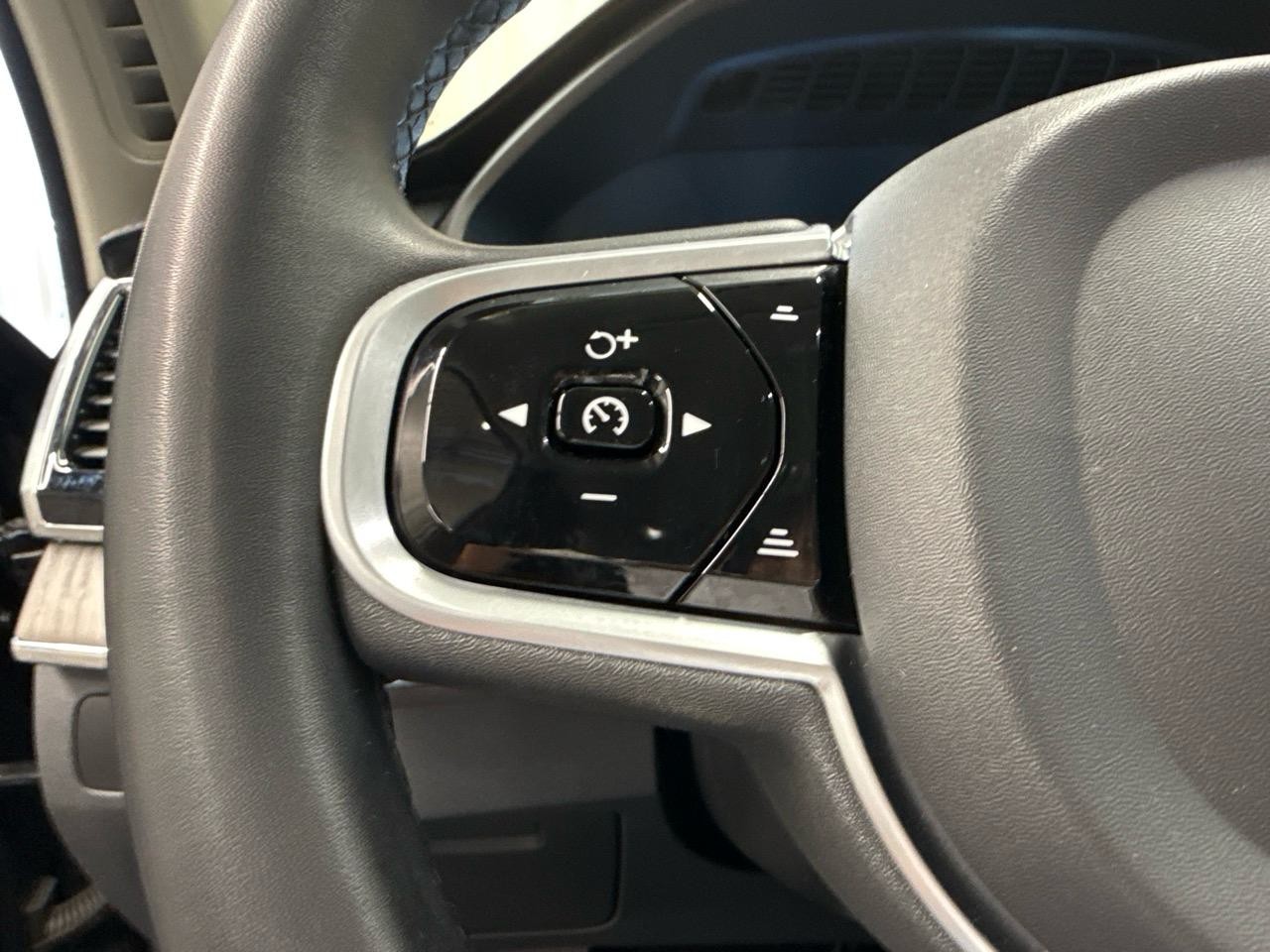 VOLVO XC90 B5 Benzin Mild Hybrid AWD Plus Dark Geartronic-image-10
