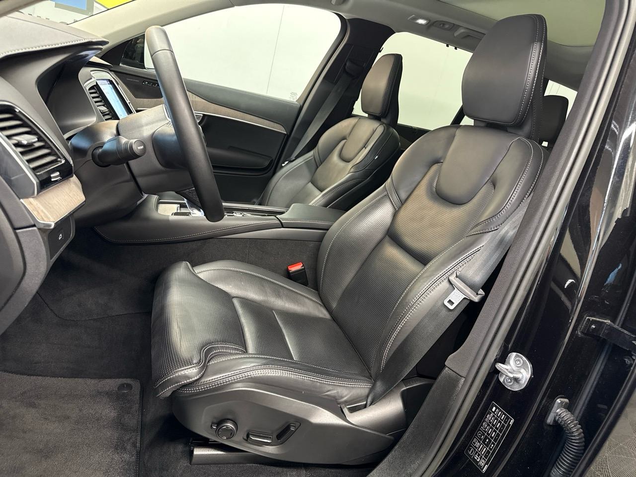 VOLVO XC90 B5 Benzin Mild Hybrid AWD Plus Dark Geartronic-showroom-element-3