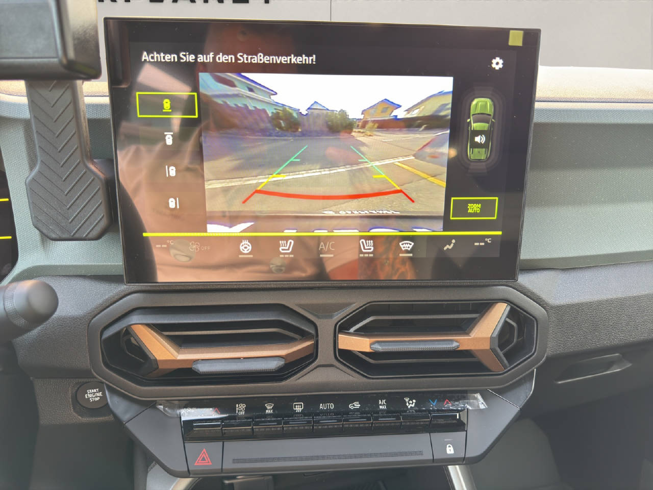 DACIA Bigster 1.2 Hybrid Extreme 4WD Demo-image-11