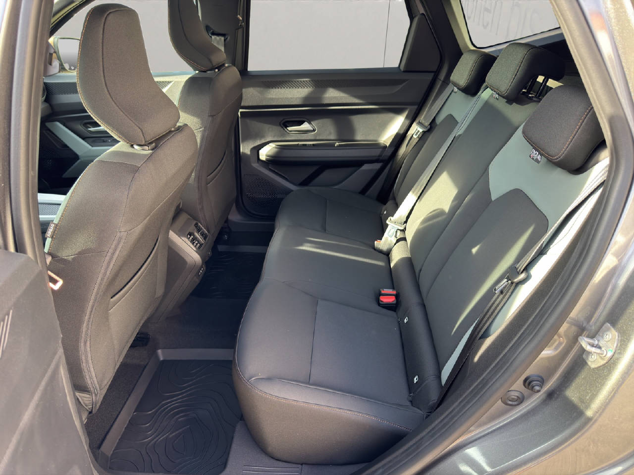 DACIA Bigster 1.2 Hybrid Extreme 4WD Demo-image-6