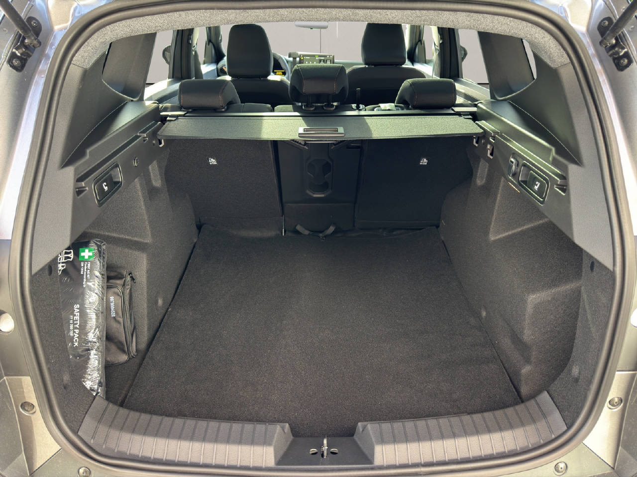 DACIA Bigster 1.2 Hybrid Extreme 4WD Demo-image-19