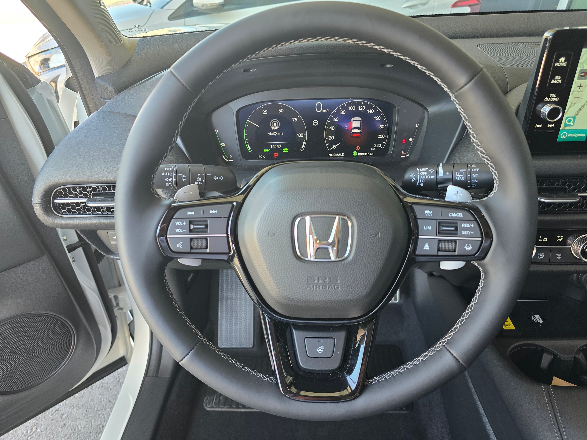 HONDA ZR-V 2.0i MMD Advance-image-4