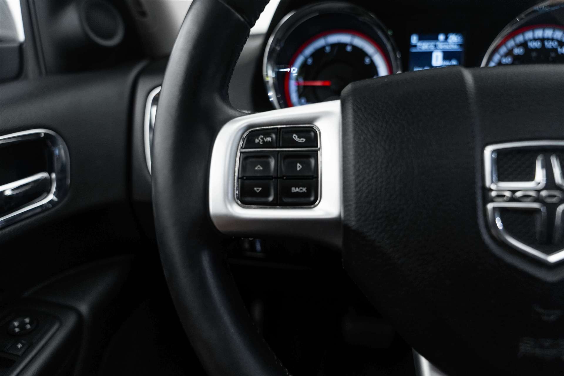DODGE Durango 3.6 Crew 294PS 7-Plätzer AWD Automat-image-16