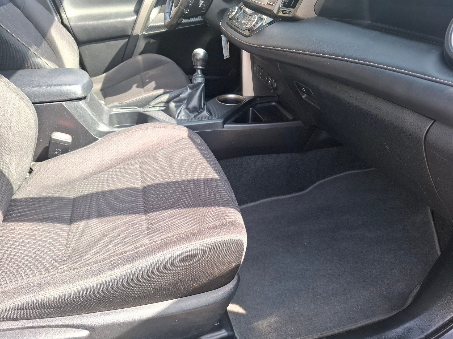 TOYOTA RAV-4 2.0 16V Sol-image-5