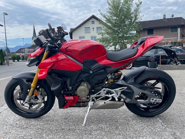 DUCATI Streetfighter V4 S 2025-image-0