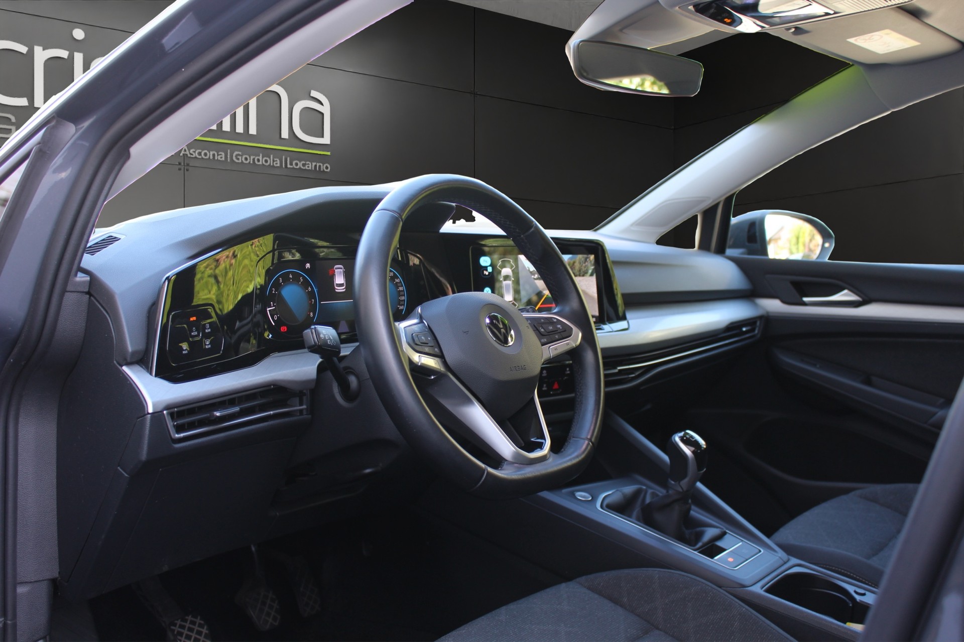 VW Golf VIII Variant 1.5 TSI Life-image-7