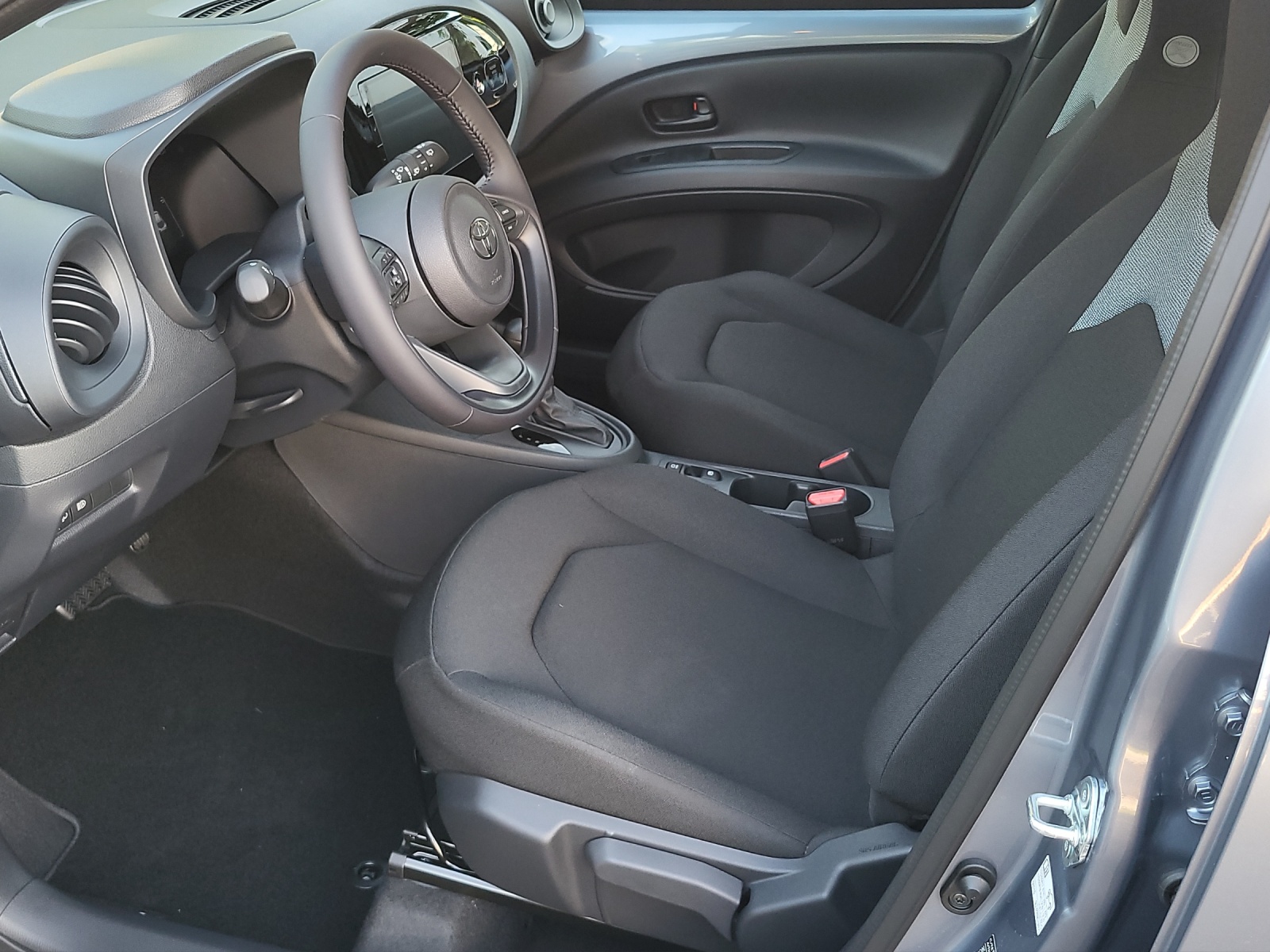 TOYOTA Aygo X 1.5 VVT-i HSD Comfort-image-12