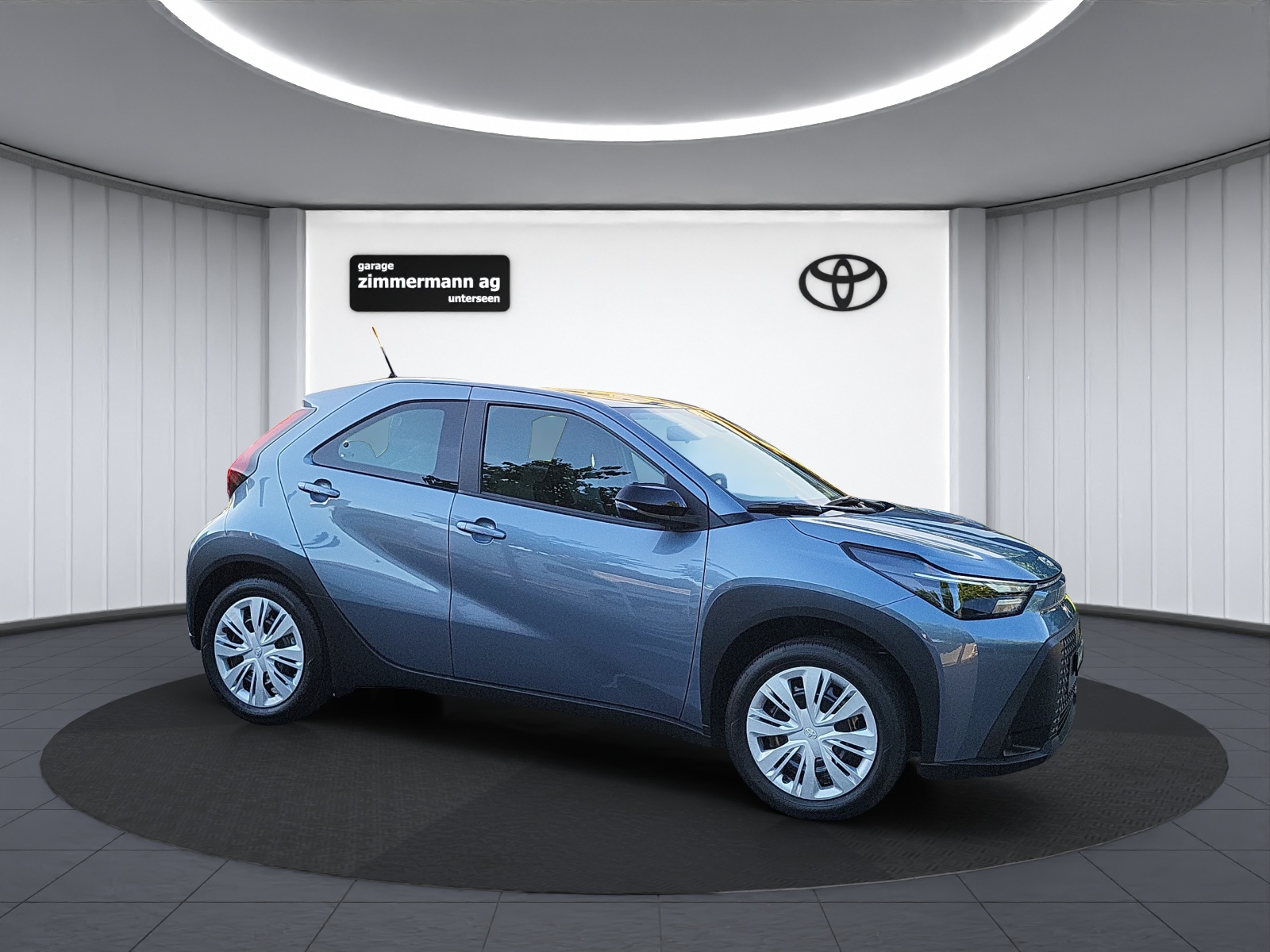 TOYOTA Aygo X 1.5 VVT-i HSD Comfort-showroom-element-3