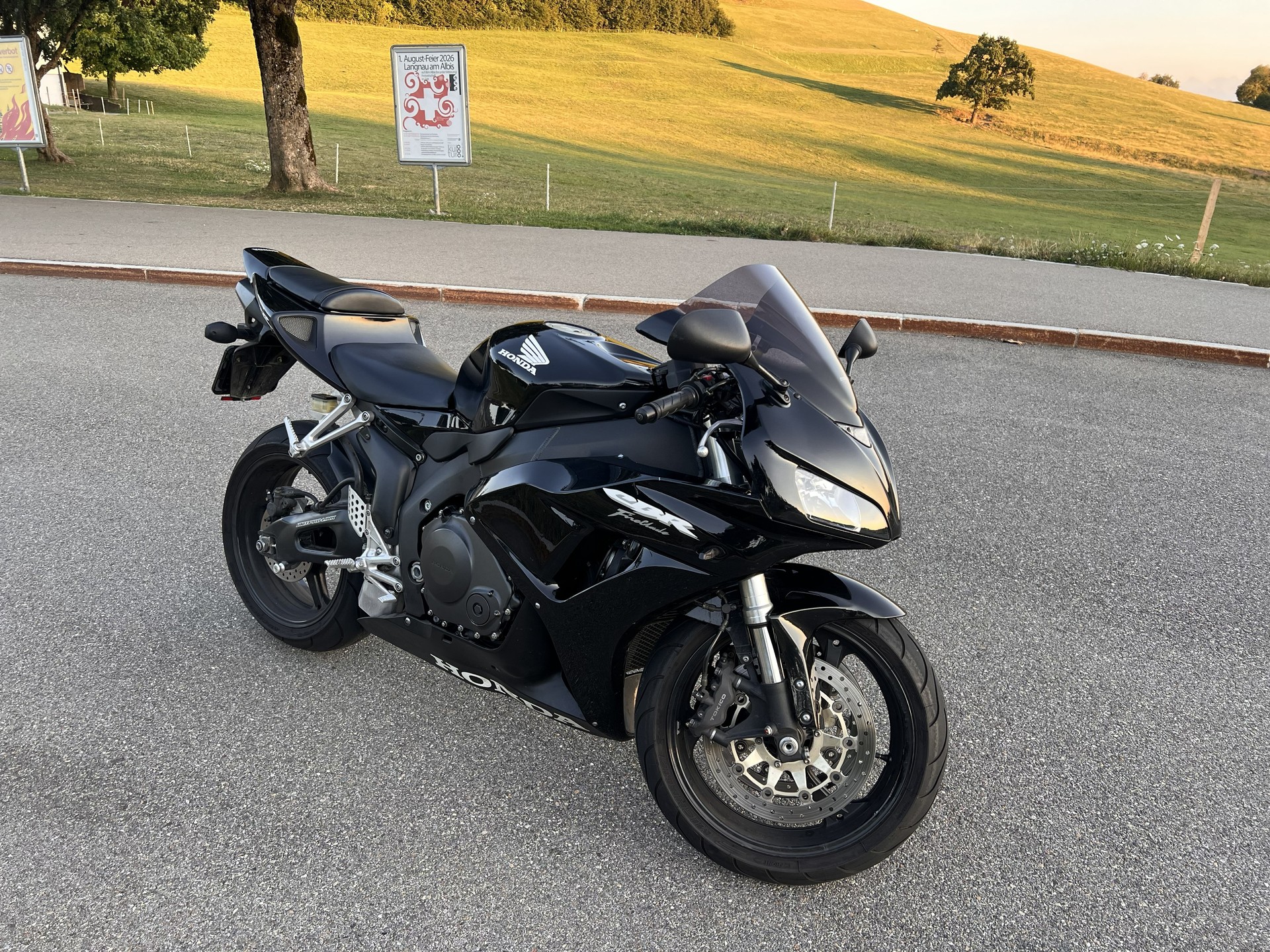 HONDA CBR 1000 RR Fireblade-image-2