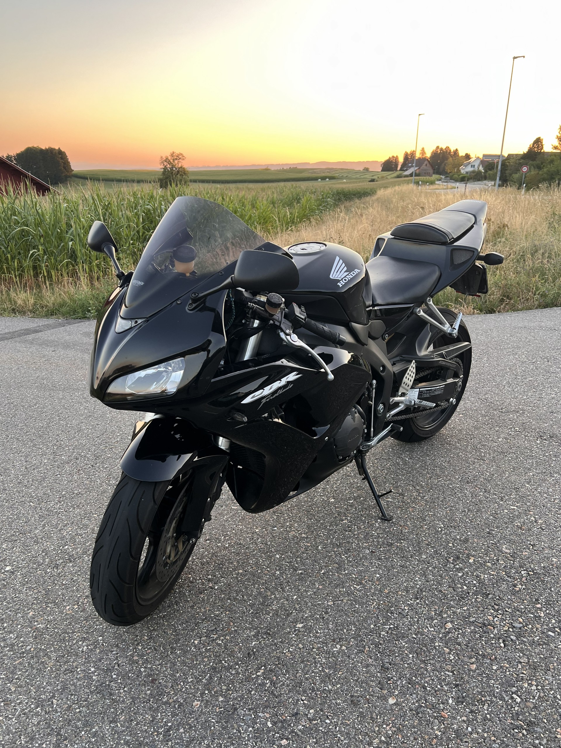 HONDA CBR 1000 RR Fireblade-image-0