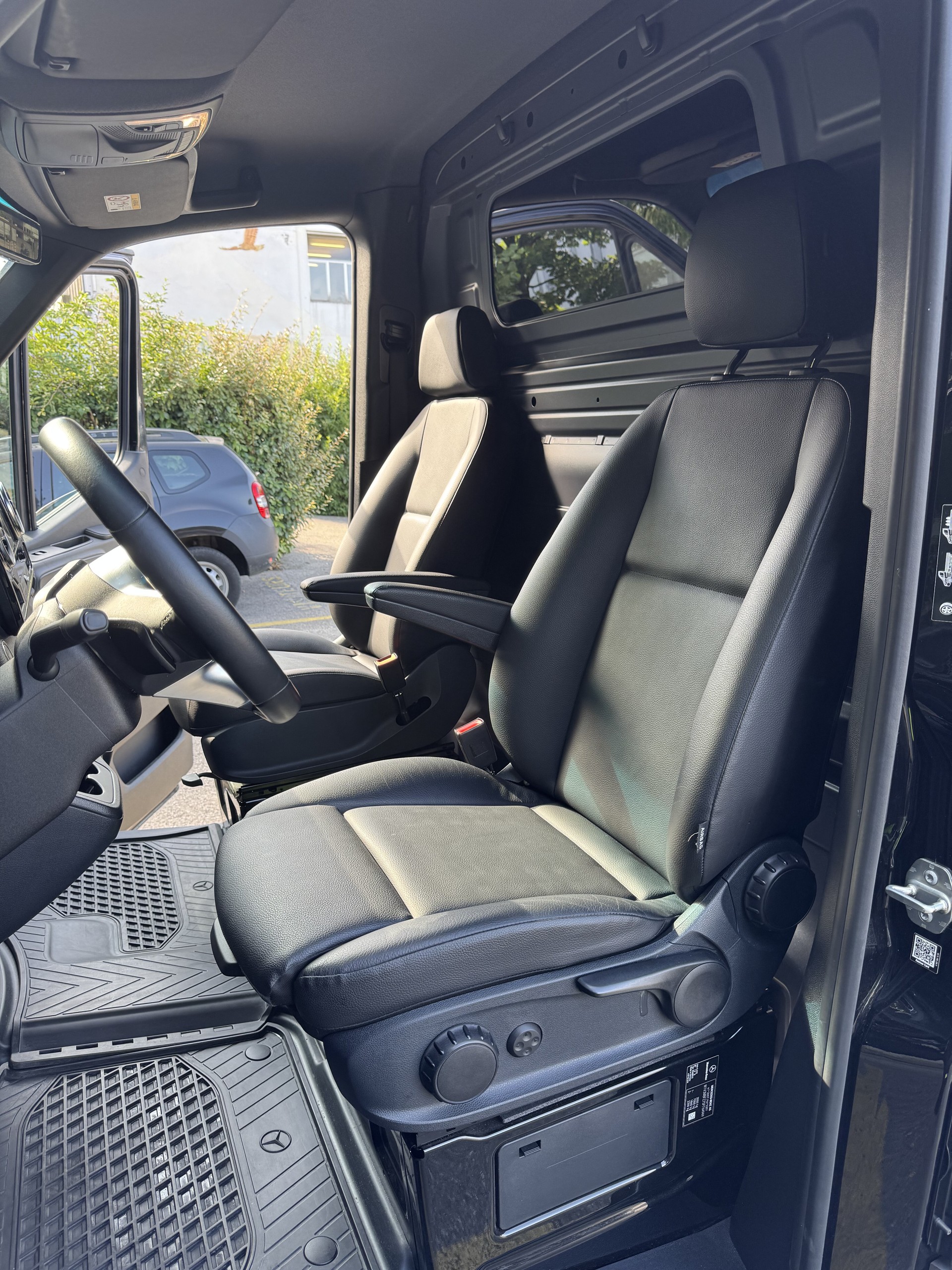 MERCEDES-BENZ 2.0 CDI 190 Pro-image-8