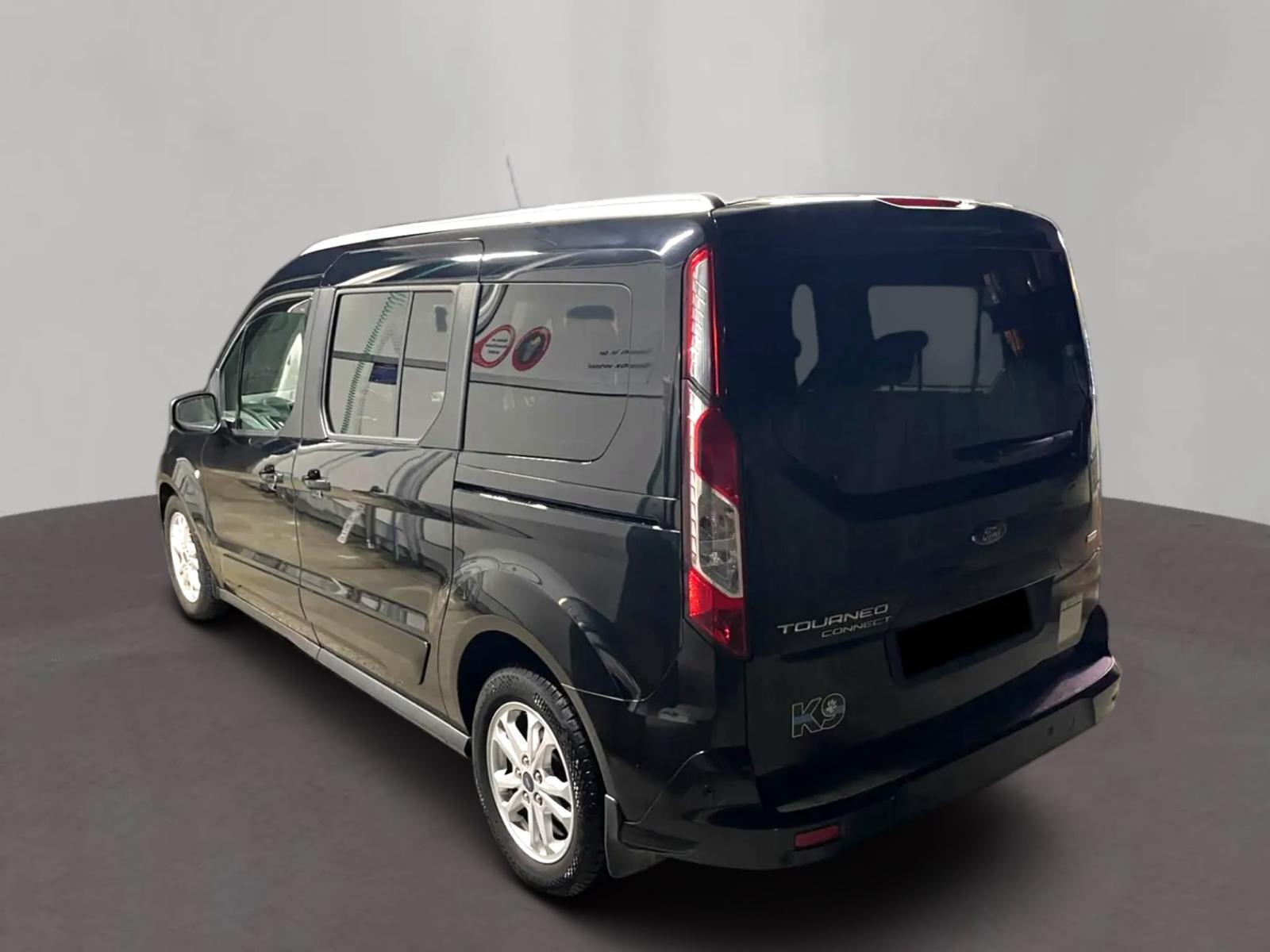 FORD Grand Tourneo Connect 1.5 EcoBlue Titanium Automat-image-4