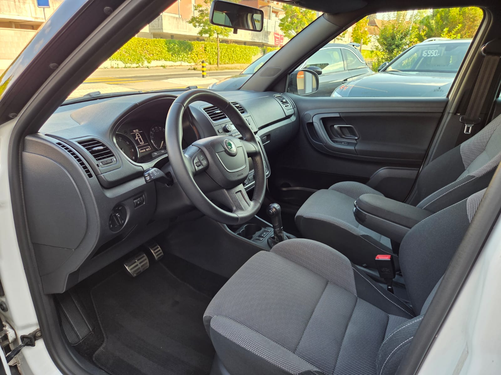 SKODA Fabia 1.2 TSI Ambition Plus DSG-image-8