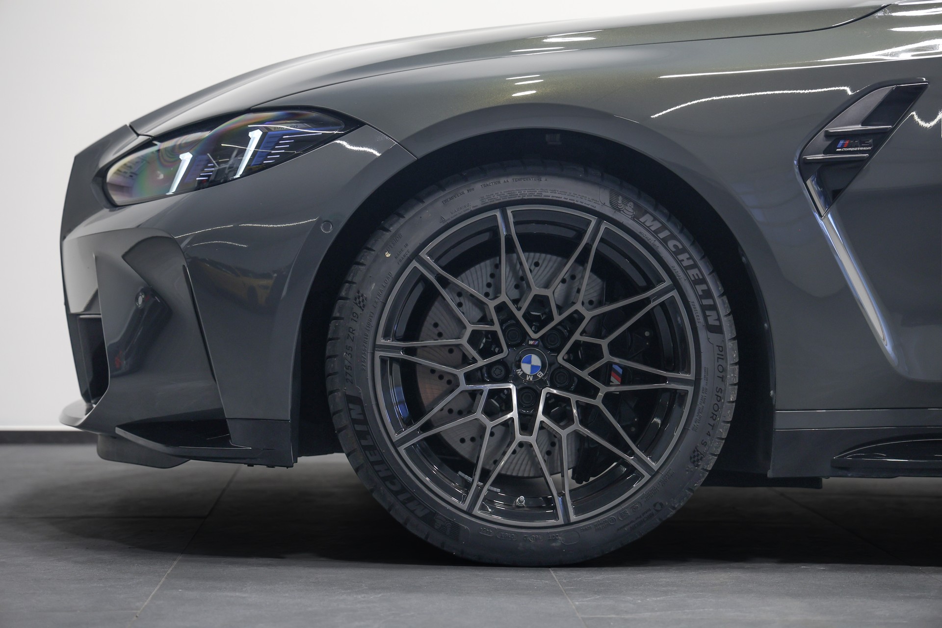 BMW M3 Competition LCI *Individual Dravitgrau*Carbon Exterieur*Carbon Interieur*Carbon Schalensitze*-image-12