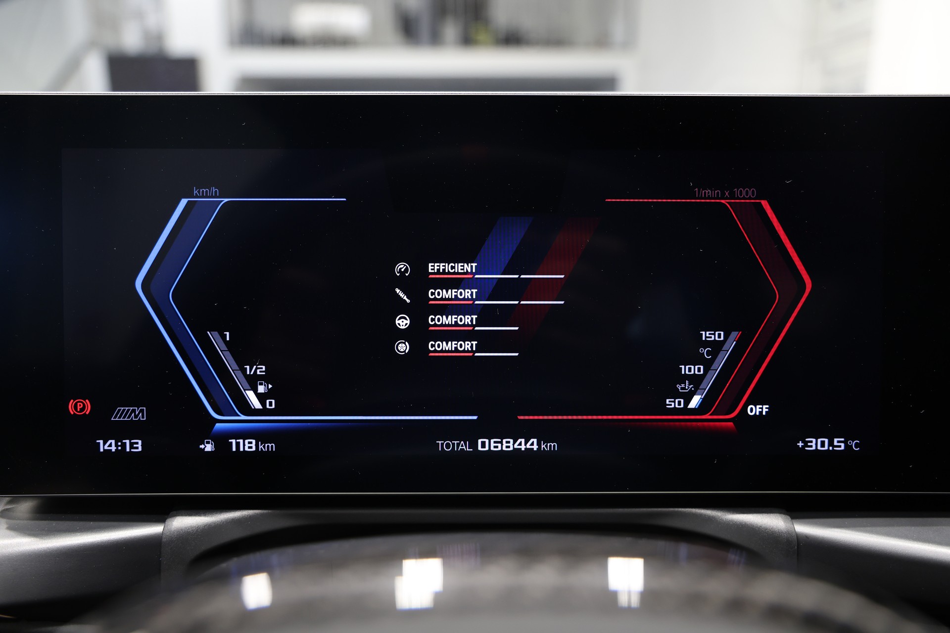 BMW M3 Competition LCI *Individual Dravitgrau*Carbon Exterieur*Carbon Interieur*Carbon Schalensitze*-image-26