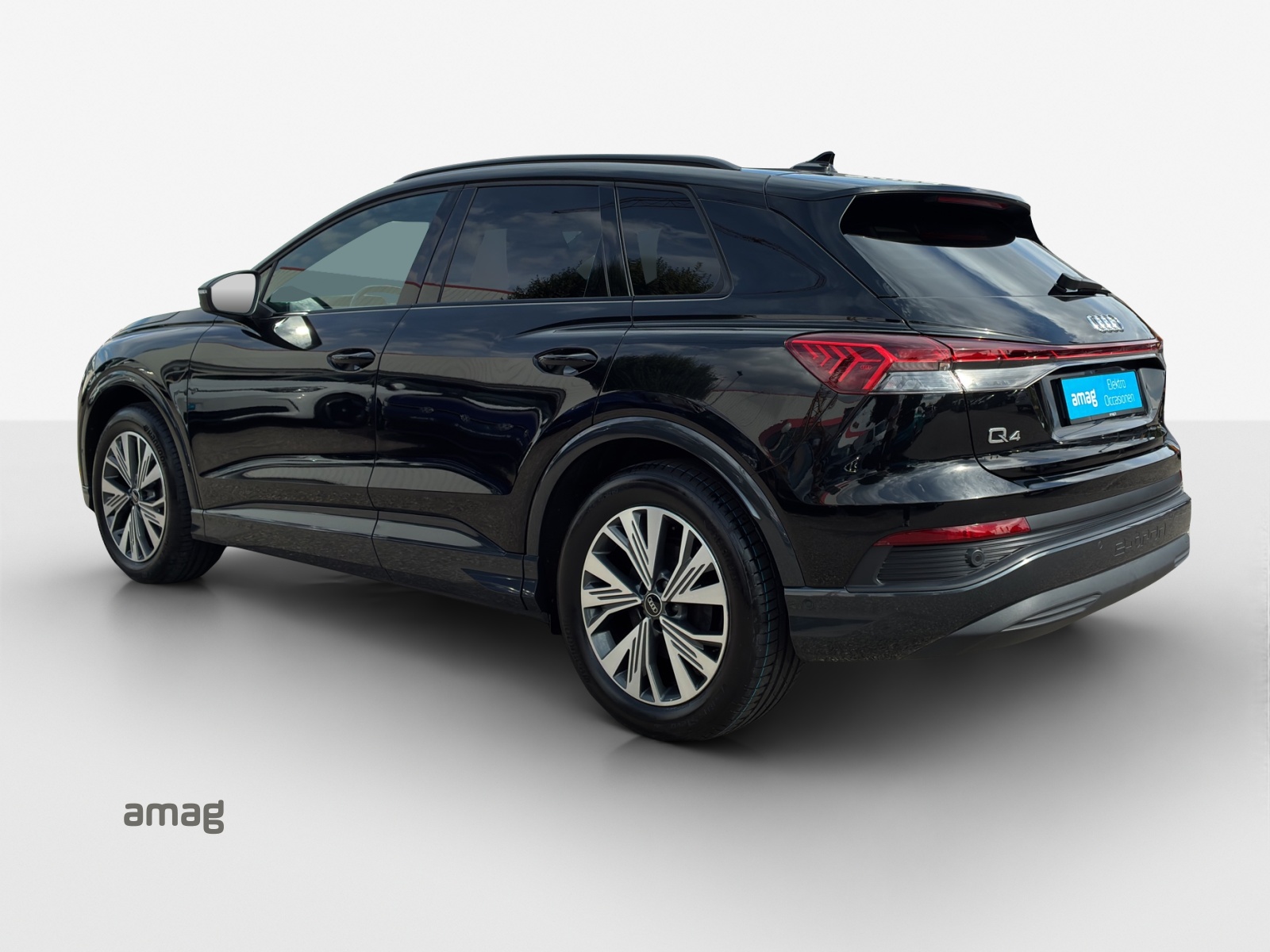 AUDI Q4 e-tron 35-showroom-element-2