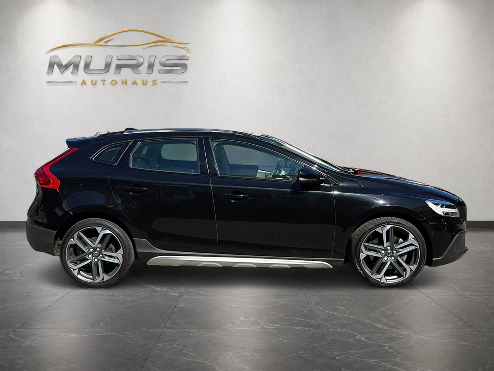VOLVO V40 Cross Country T4 AWD Lyx Geartronic-image-5