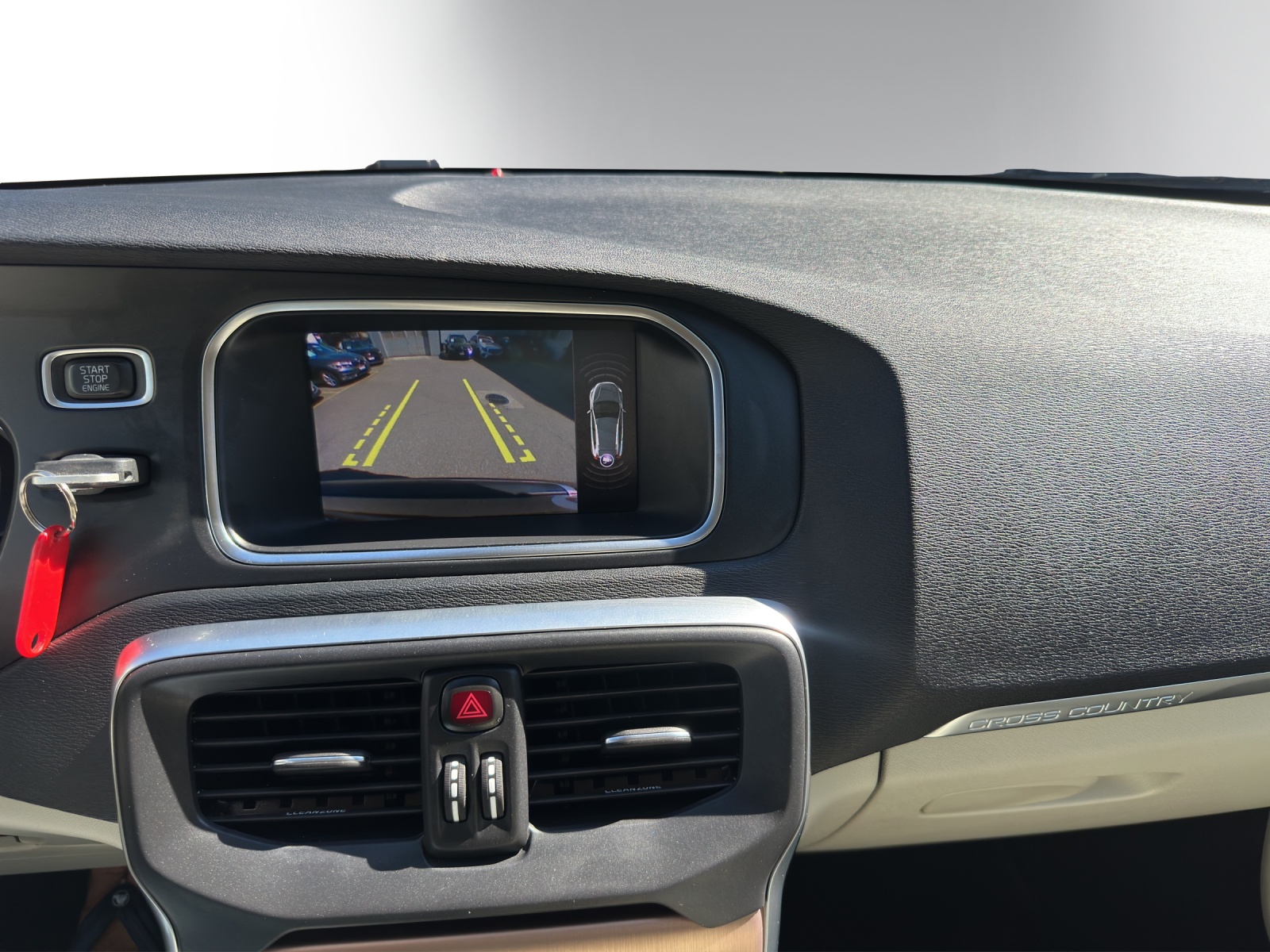 VOLVO V40 Cross Country T4 AWD Lyx Geartronic-image-14
