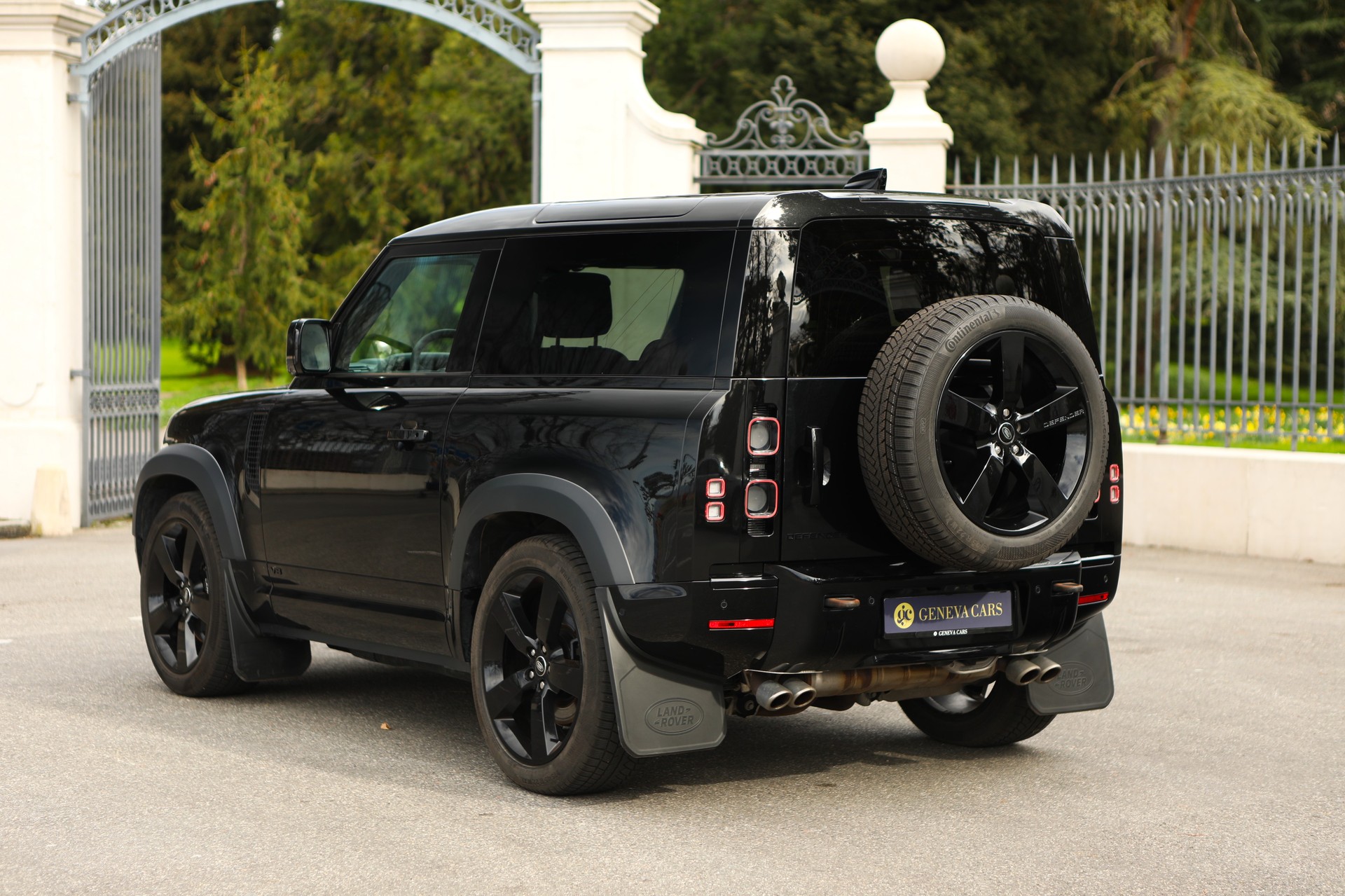 LAND ROVER Defender 90 525 V8 5.0 AT8-image-5