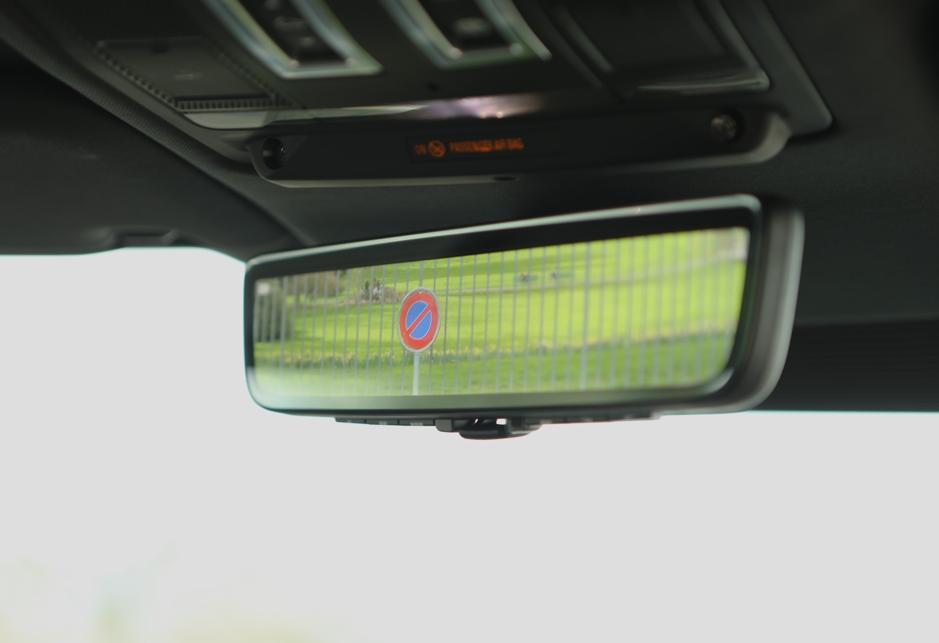 LAND ROVER Defender 90 525 V8 5.0 AT8-image-14