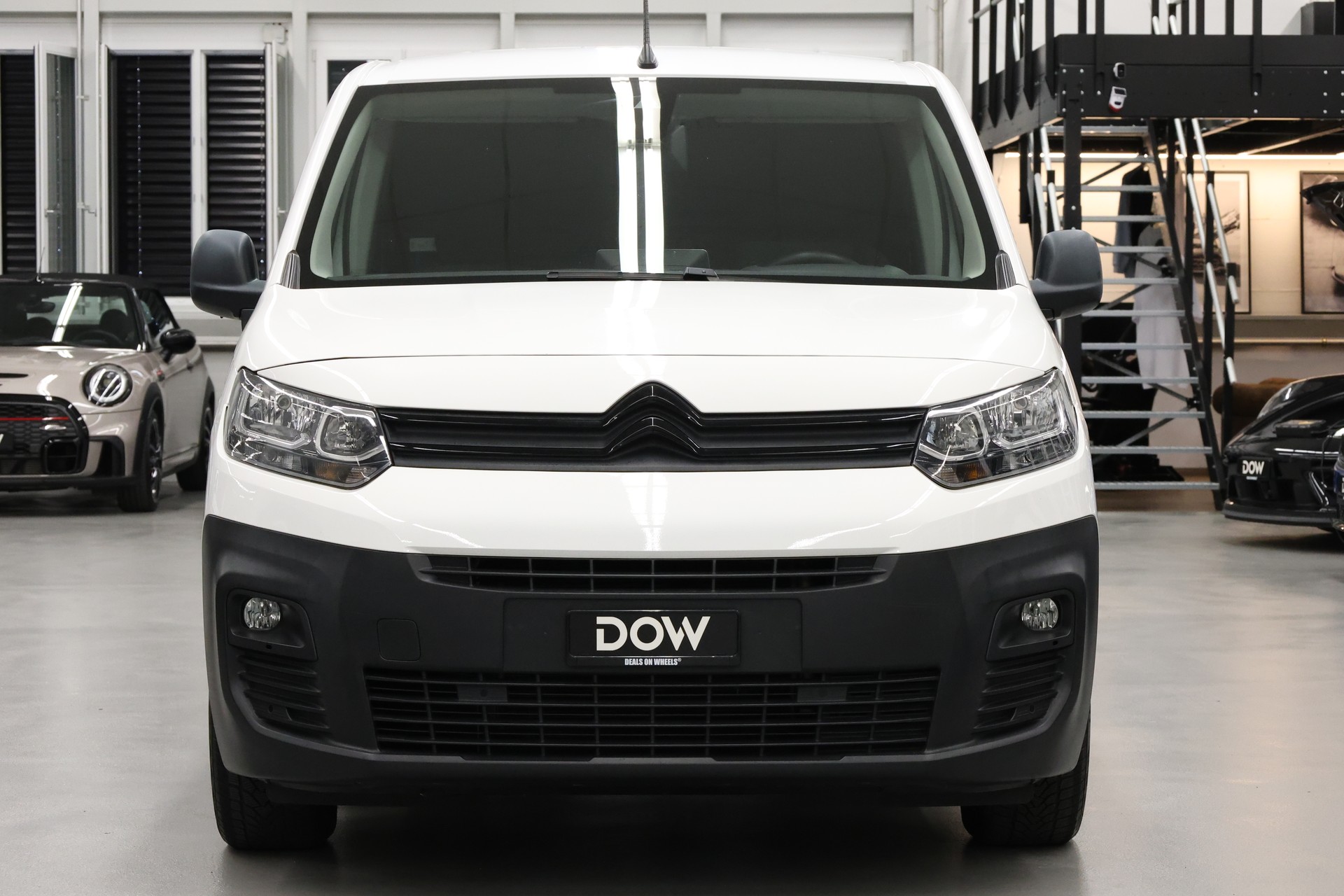 CITROEN Berlingo 1000 Standard 1.6 BlueHDi 100 Driver S/S-image-4