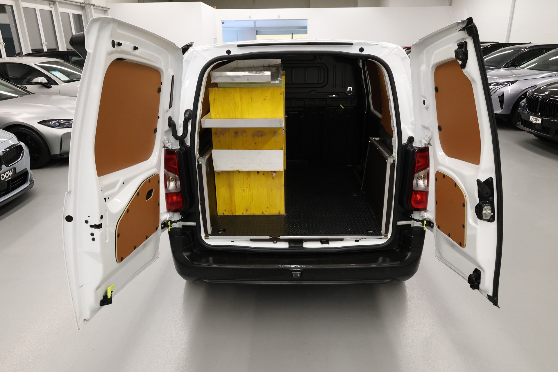 CITROEN Berlingo 1000 Standard 1.6 BlueHDi 100 Driver S/S-image-12