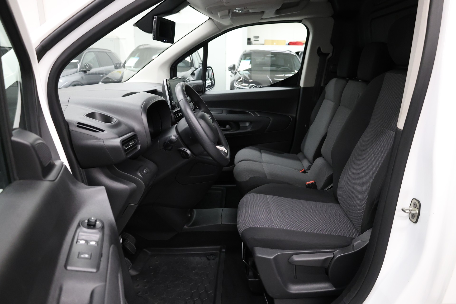CITROEN Berlingo 1000 Standard 1.6 BlueHDi 100 Driver S/S-image-14