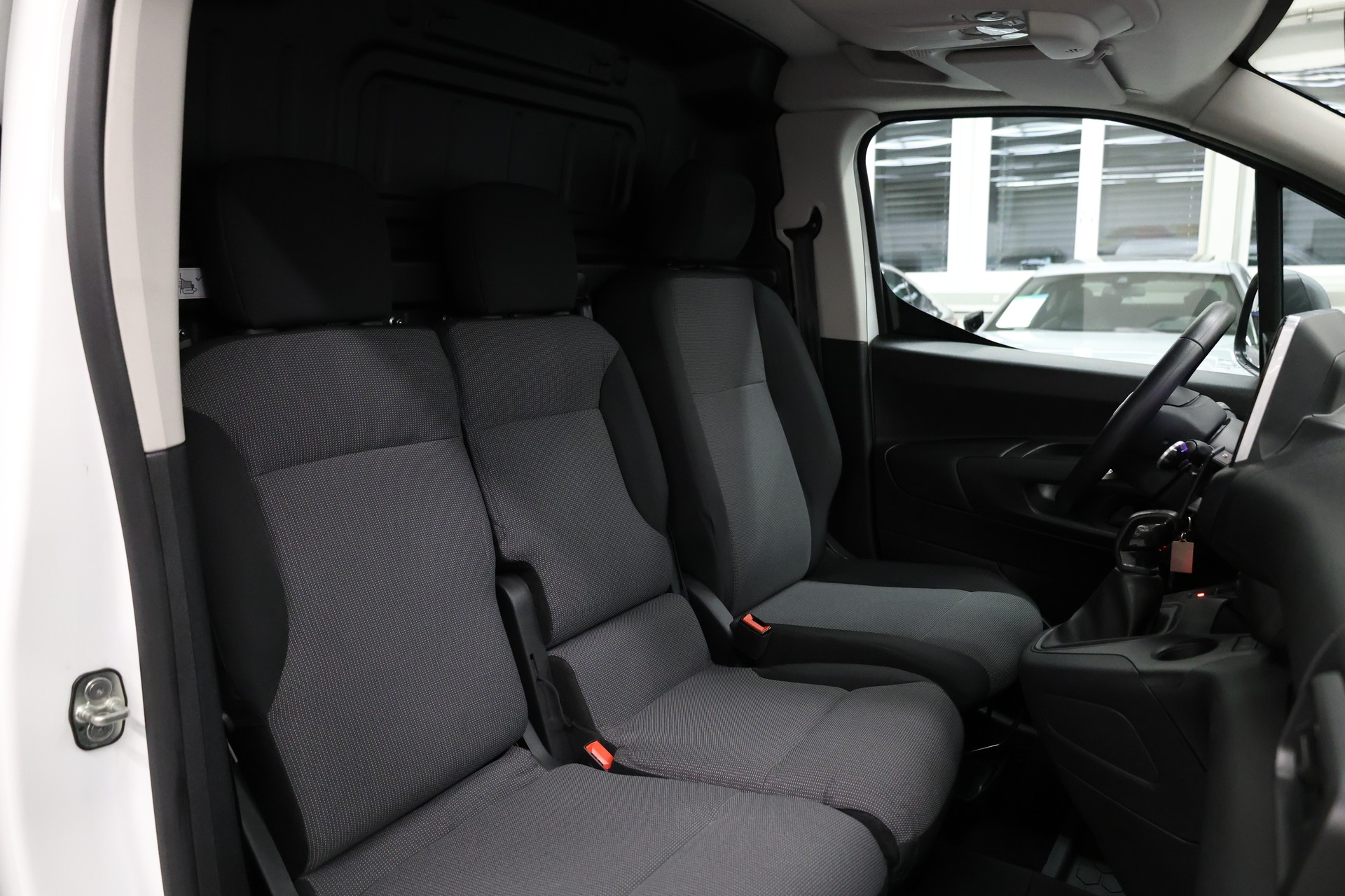 CITROEN Berlingo 1000 Standard 1.6 BlueHDi 100 Driver S/S-image-18