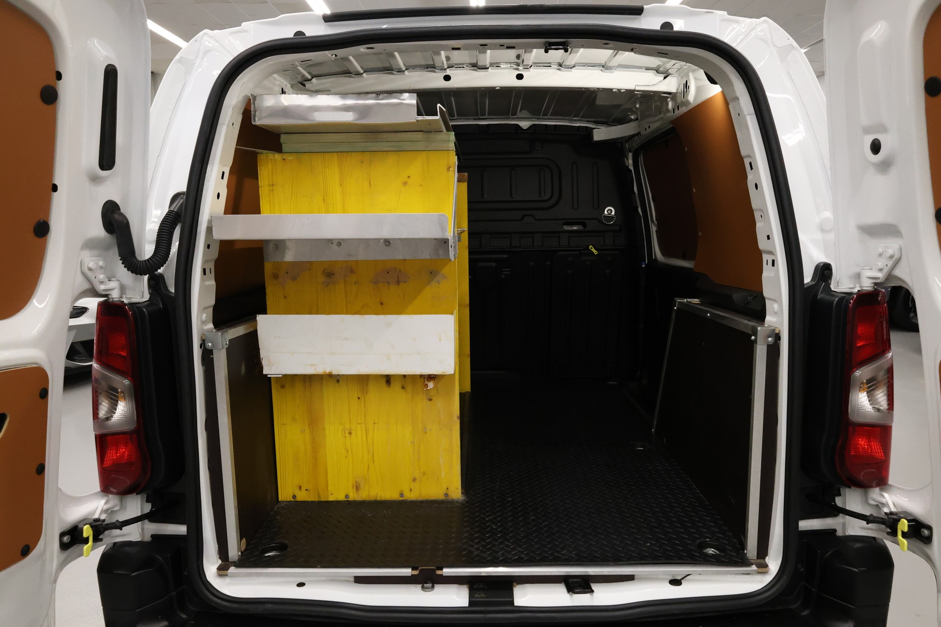 CITROEN Berlingo 1000 Standard 1.6 BlueHDi 100 Driver S/S-image-11