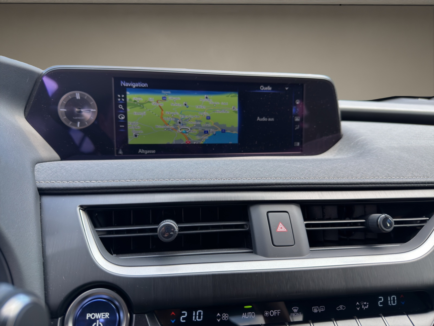 LEXUS UX 250h Excellence-image-11