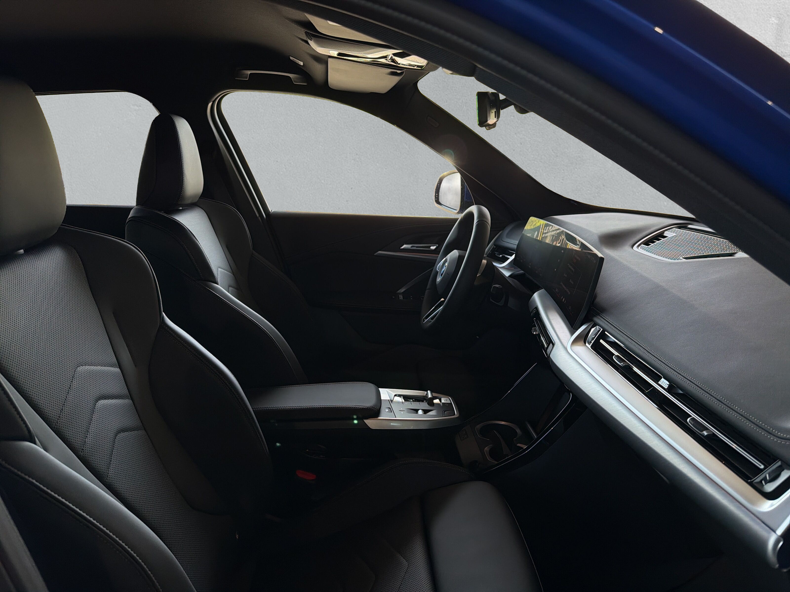 BMW iX1 xDrive 30 M Sport-image-13