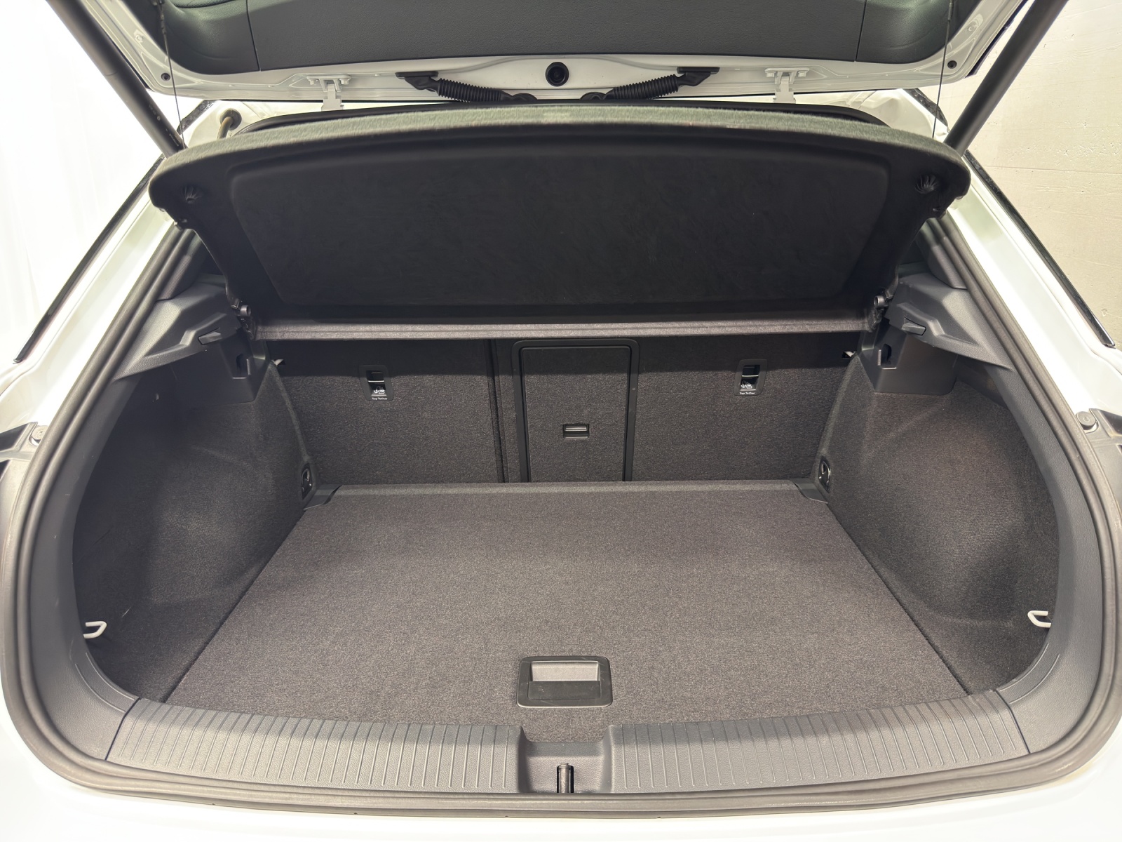 VW T-Roc 2.0 TSI R DSG 4motion-image-10