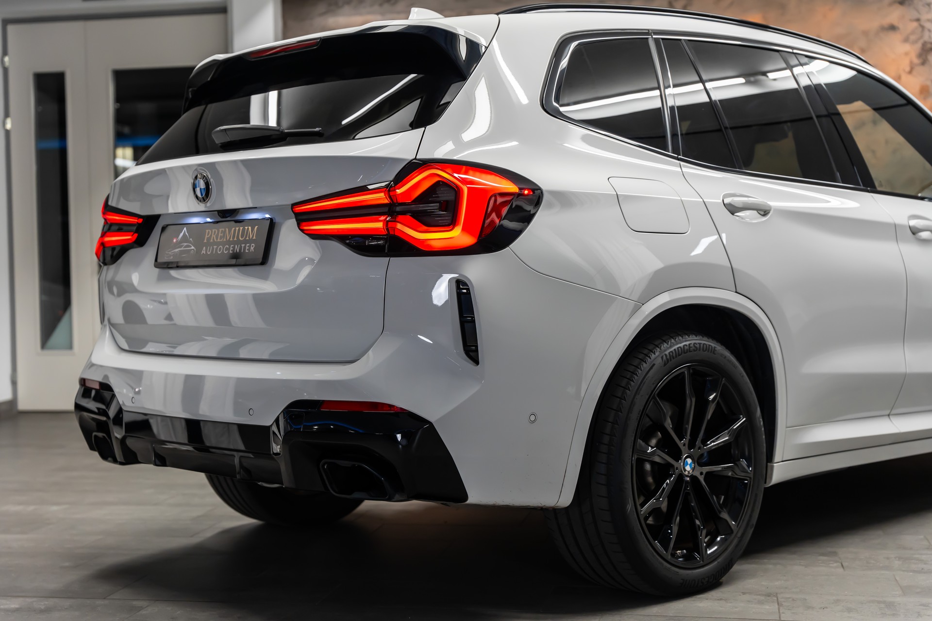 BMW X3 xDrive 48V M40d *Facelift*Laser*Panorama*Head-Up*AHK*360°*-image-6