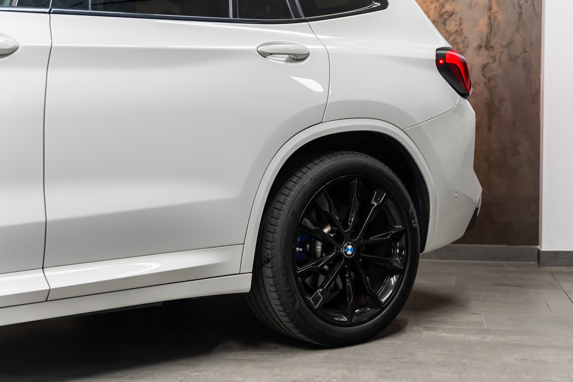 BMW X3 xDrive 48V M40d *Facelift*Laser*Panorama*Head-Up*AHK*360°*-image-9