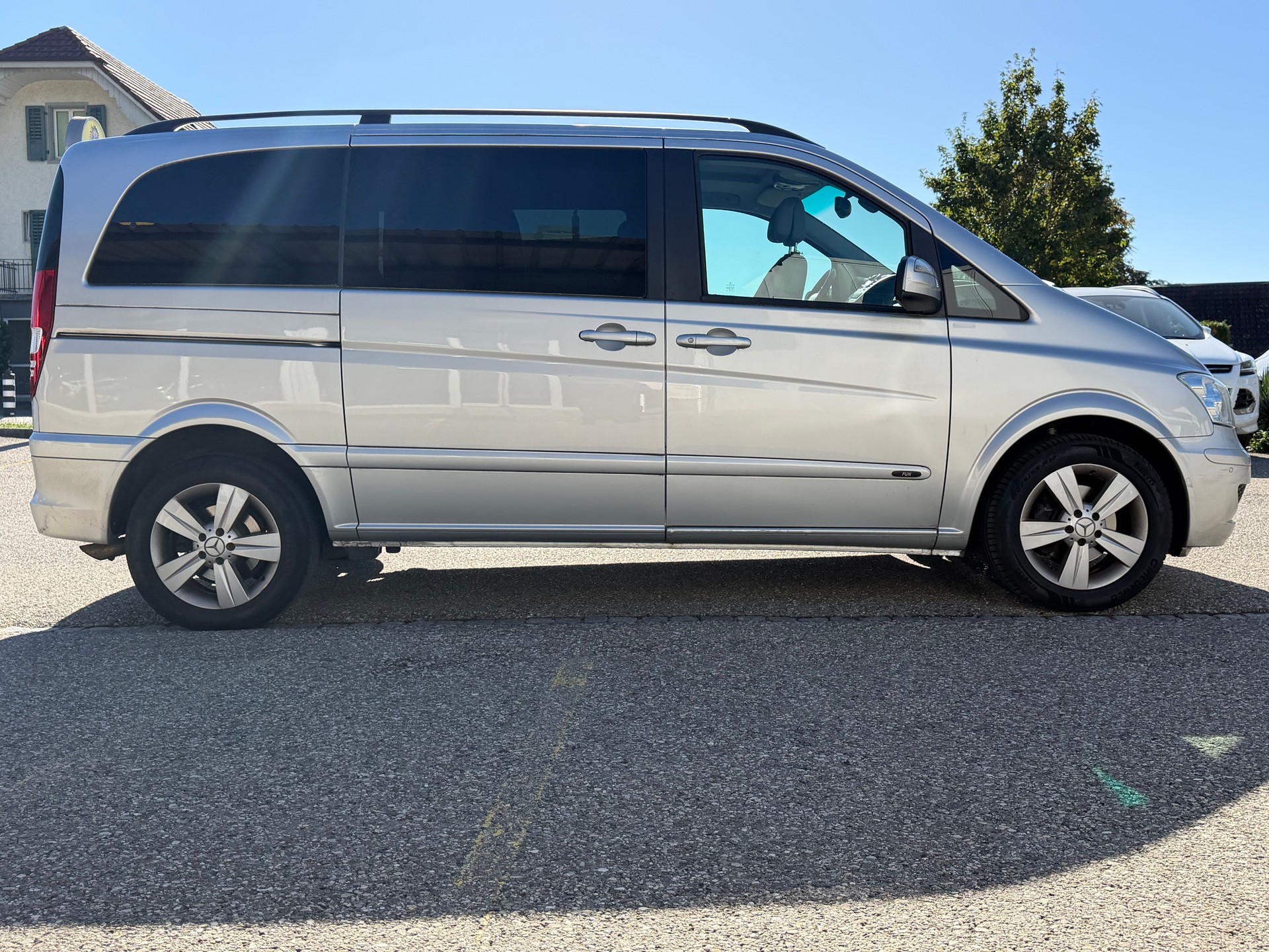MERCEDES-BENZ Viano 2.2 CDI Blue Efficiency Fun L A-showroom-element-1