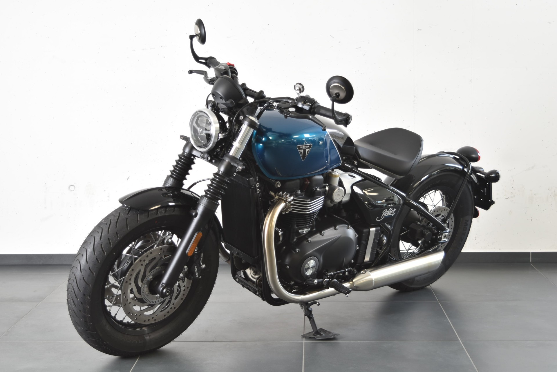TRIUMPH Bonneville Bobber-image-1