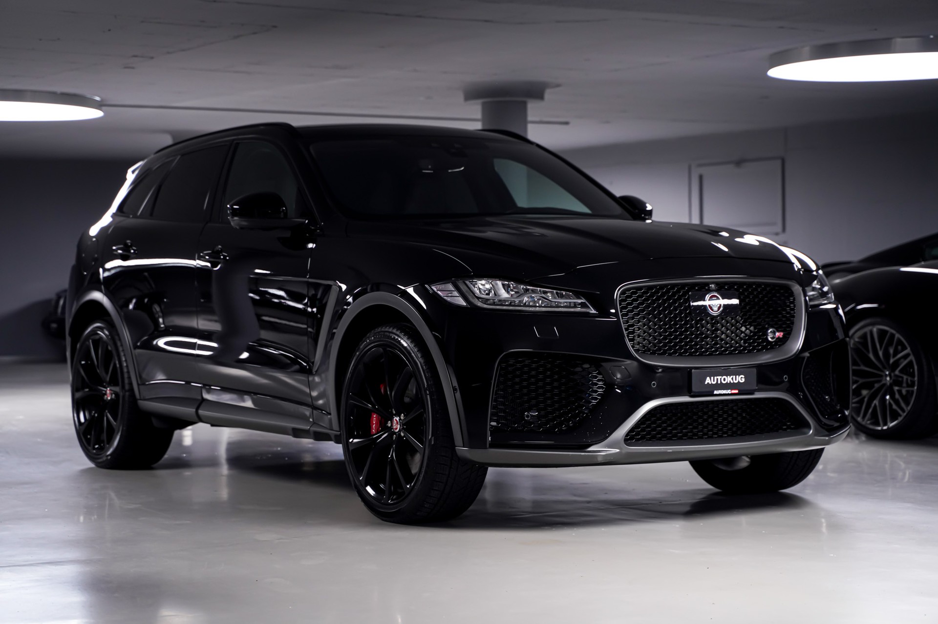 JAGUAR F-Pace 5.0 V8 SVR AWD Automatik-showroom-element-2