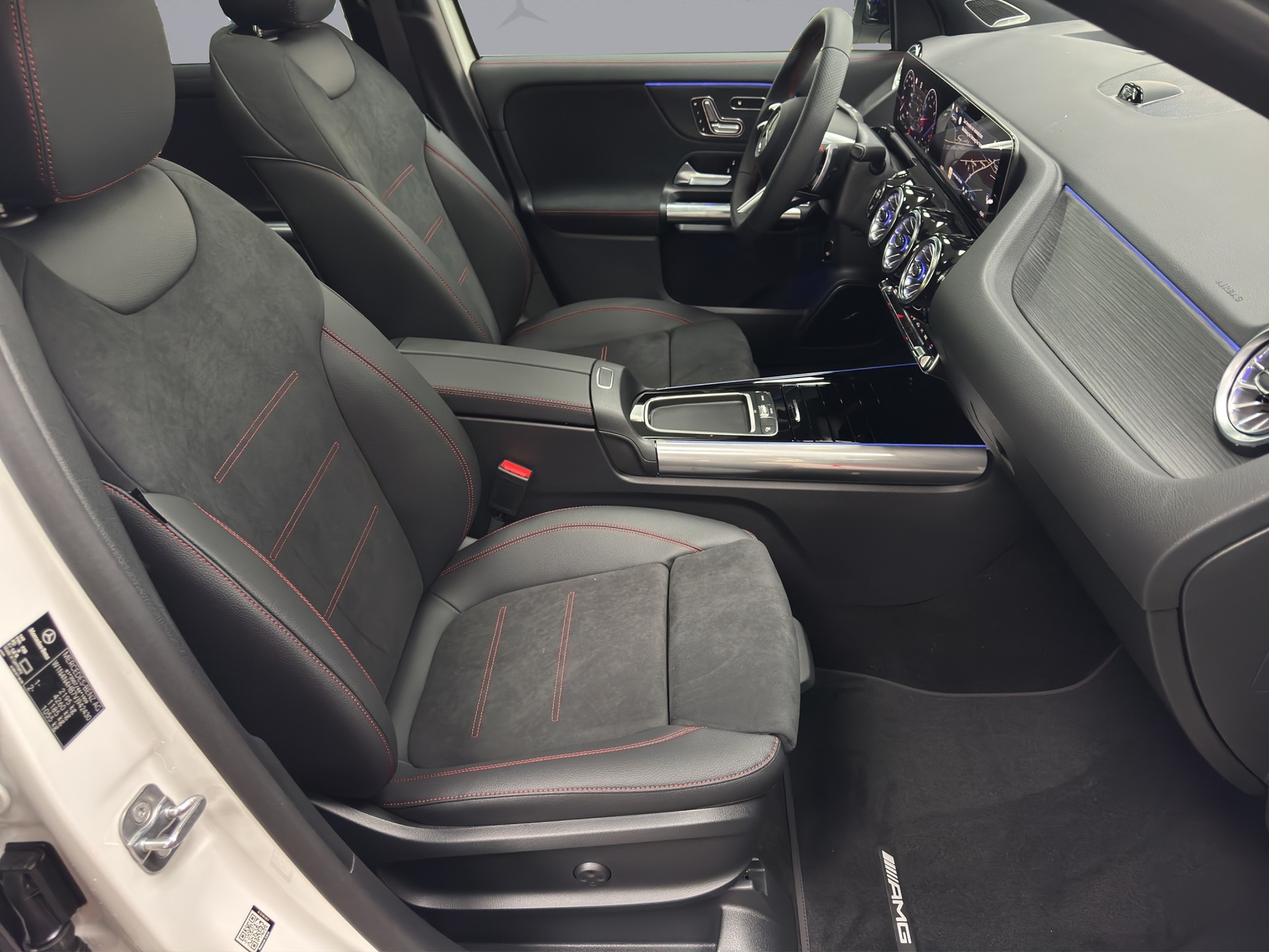 MERCEDES-BENZ GLA-Klasse H247 GLA 250 Swiss Star AMG Line 4matic-image-15