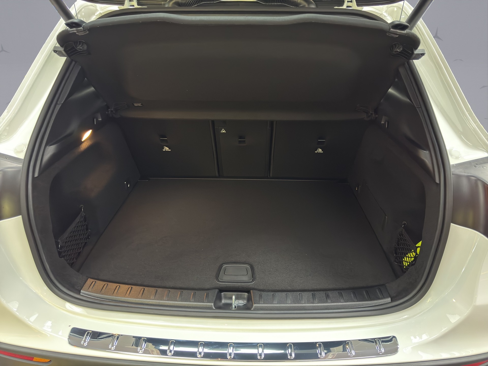MERCEDES-BENZ GLA-Klasse H247 GLA 250 Swiss Star AMG Line 4matic-image-17