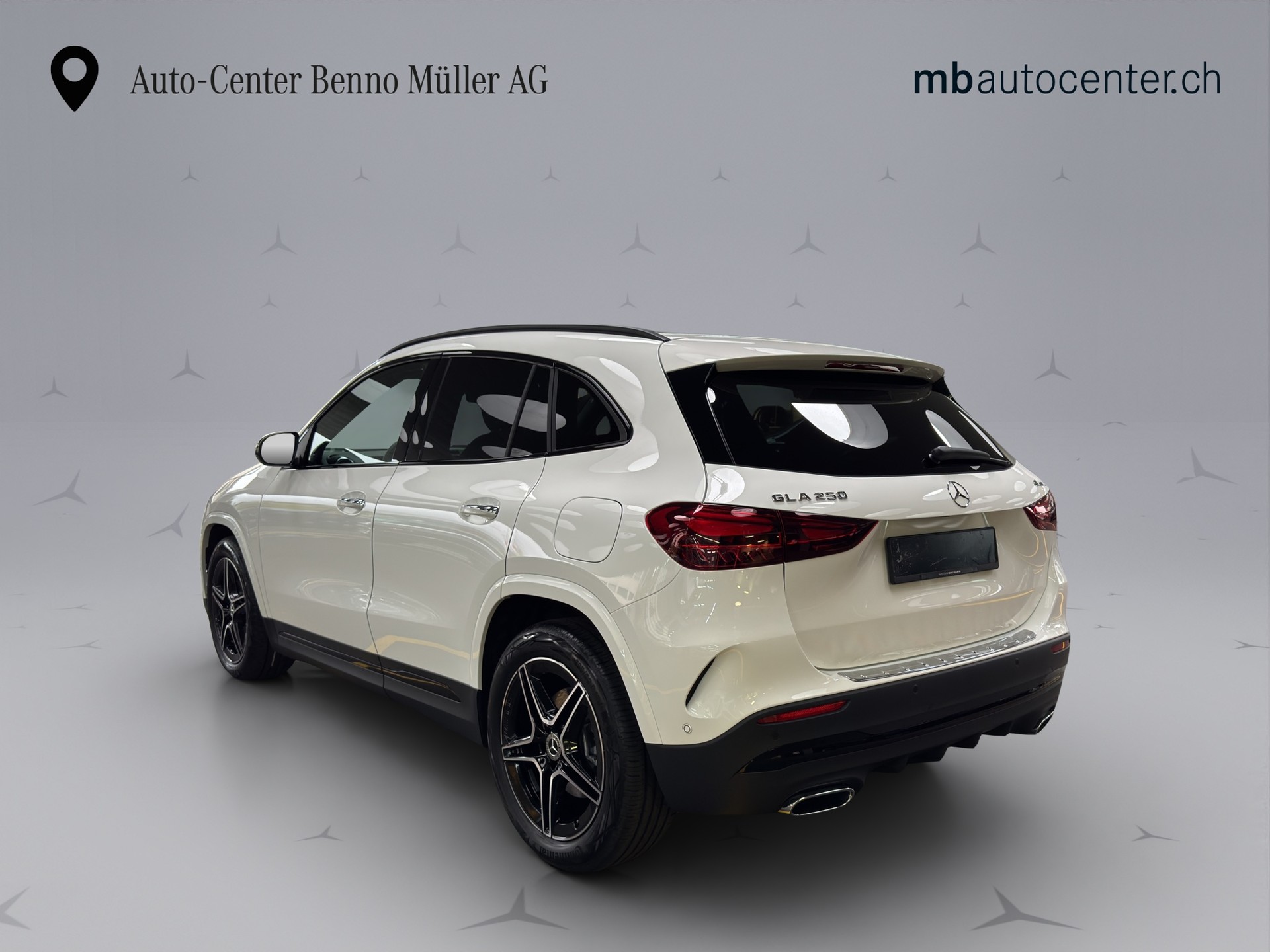 MERCEDES-BENZ GLA-Klasse H247 GLA 250 Swiss Star AMG Line 4matic-showroom-element-3