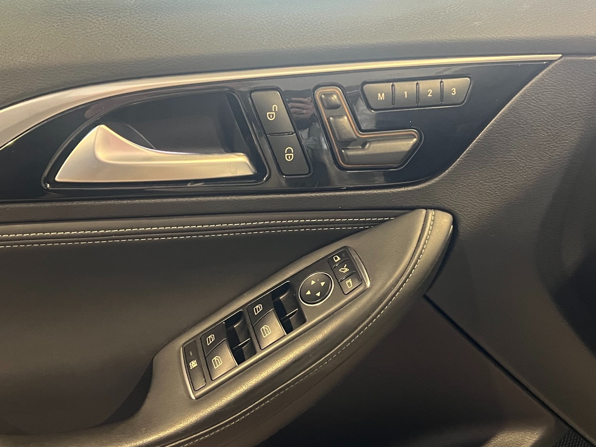 INFINITI Q30 2.2d Sport Tech AWD DCT-image-13