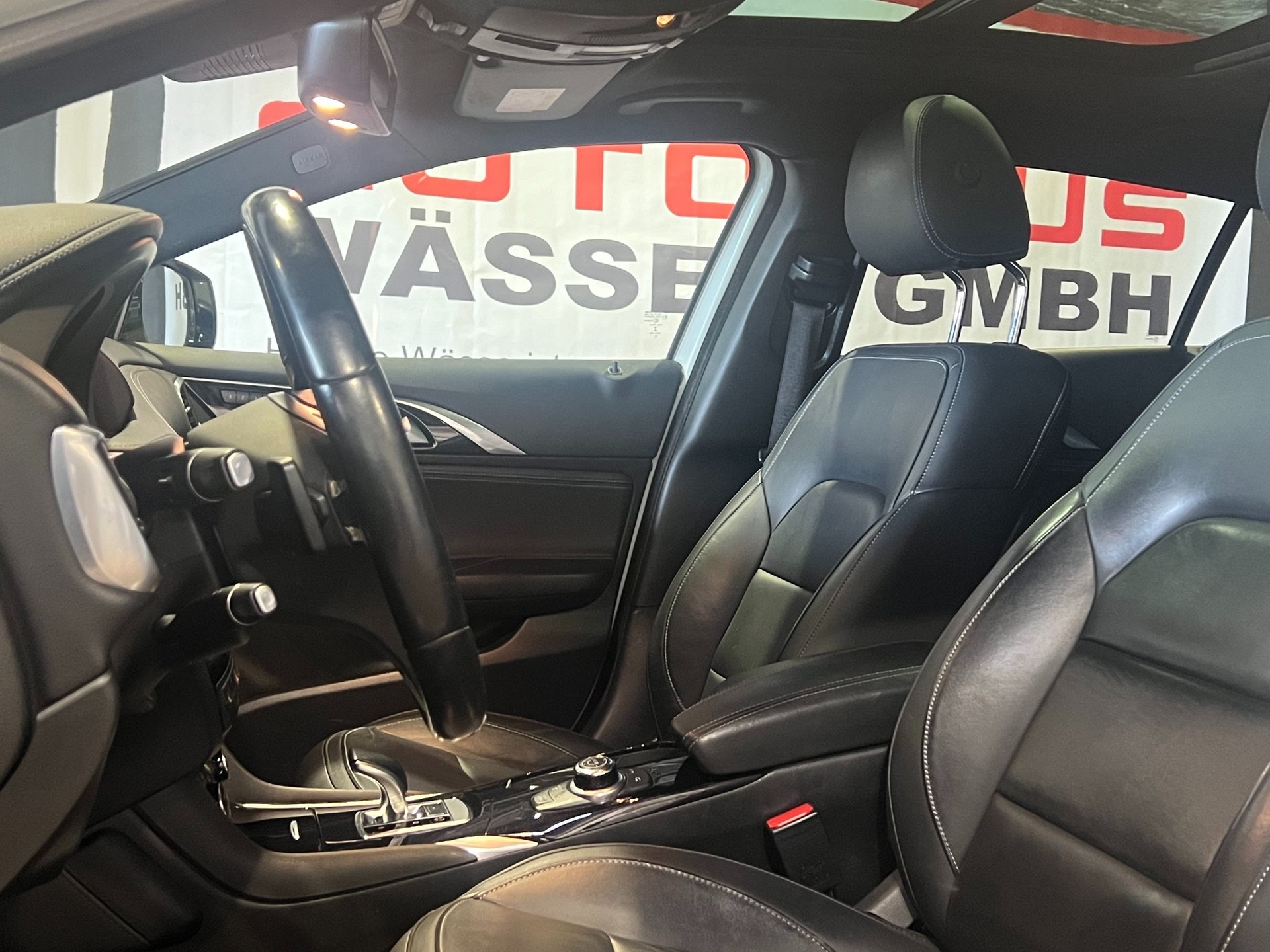 INFINITI Q30 2.2d Sport Tech AWD DCT-image-10