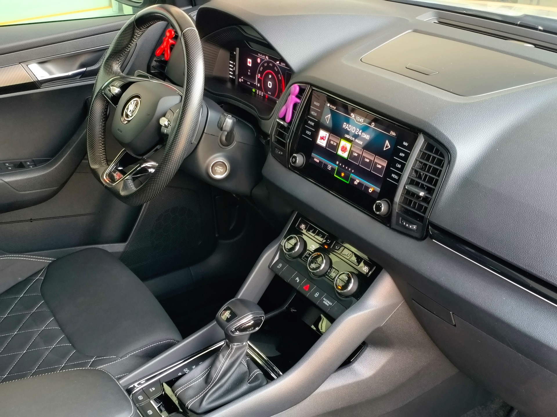 SKODA Karoq 1.5 TSI ACT SportLine DSG-image-11