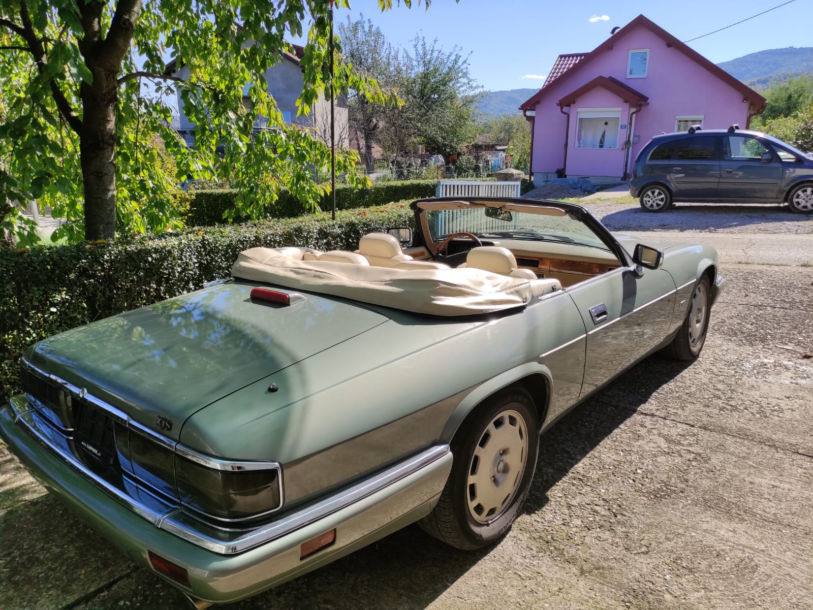 JAGUAR XJS 4.0 Convertible-image-2