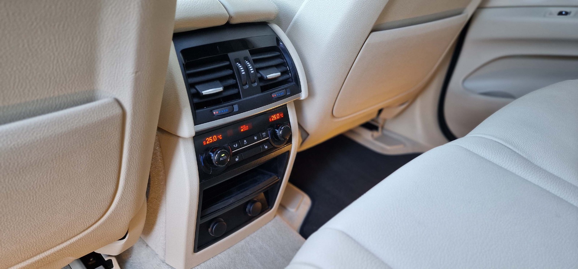 BMW X5 xDrive 40d Steptronic-image-14