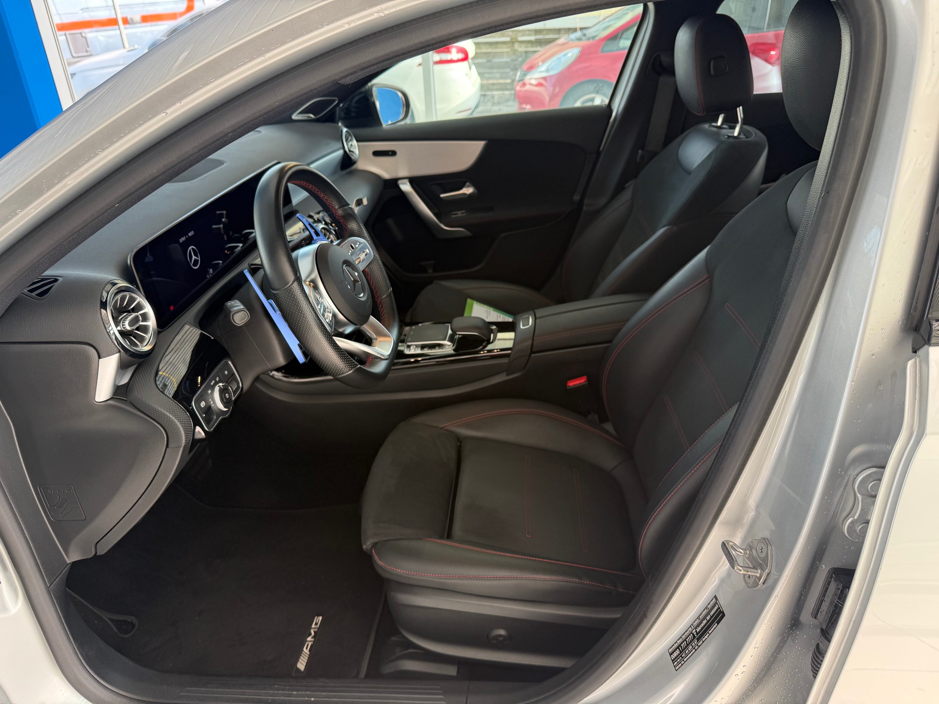 MERCEDES-BENZ A 250 AMG Line 7G-DCT-image-11