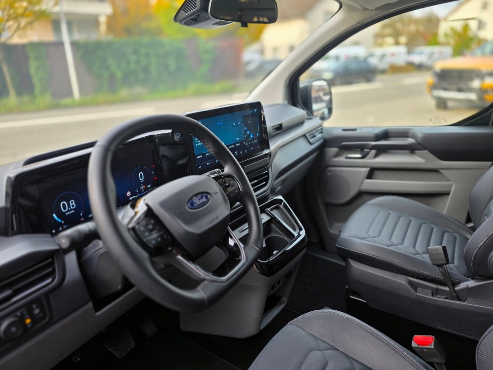 FORD Tourneo Bus 320 L1H1 TitaniumX Automat-image-8